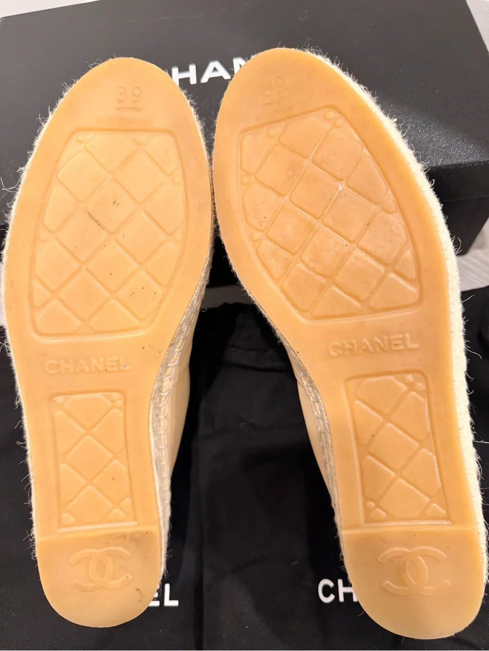 CHANEL excellent pre